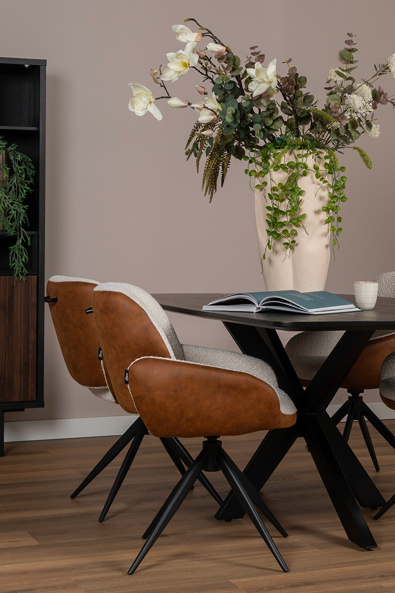 Welke kleur stoelen bij een zwarte tafel Welke kleur stoelen bij een zwarte tafel
